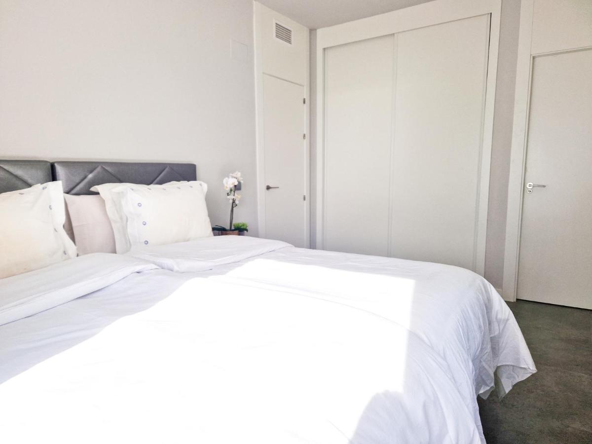 Luxury 2 Bedrooms Apt With Seaview Blue Suite 4104 Манільва Екстер'єр фото