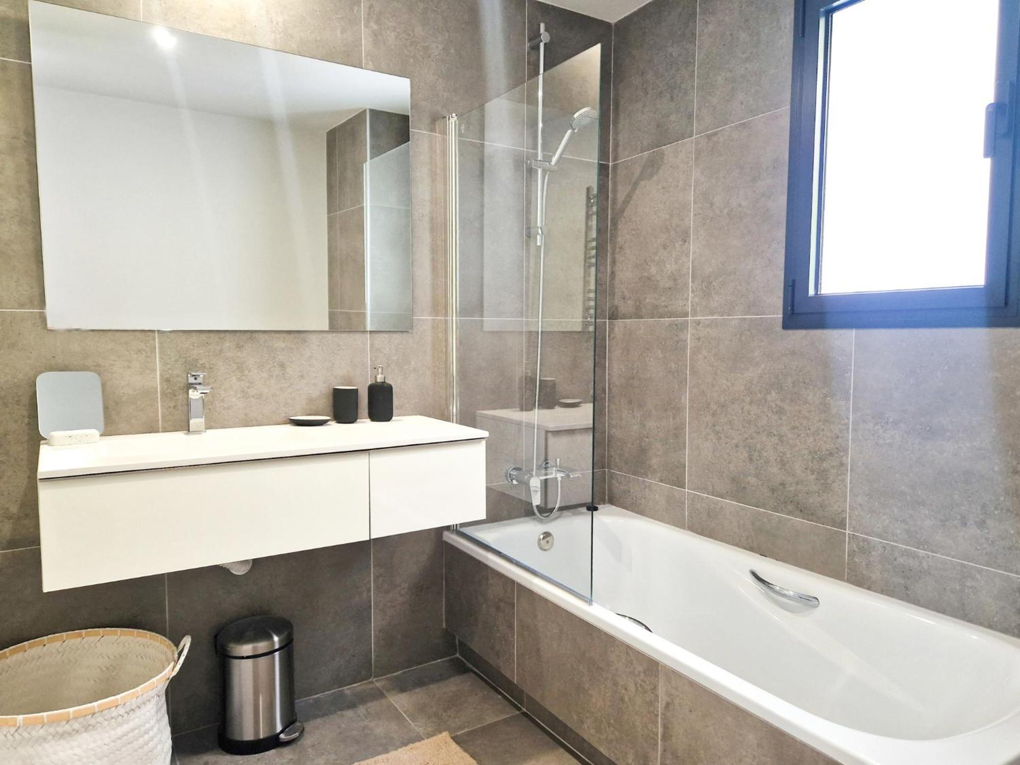 Luxury 2 Bedrooms Apt With Seaview Blue Suite 4104 Манільва Екстер'єр фото